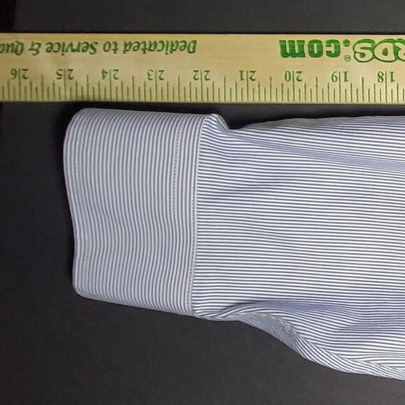 Roundtree & Yorke Mens Blue and White Striped Button Up Shirt Size 17 / 34 - Picture 9 of 11